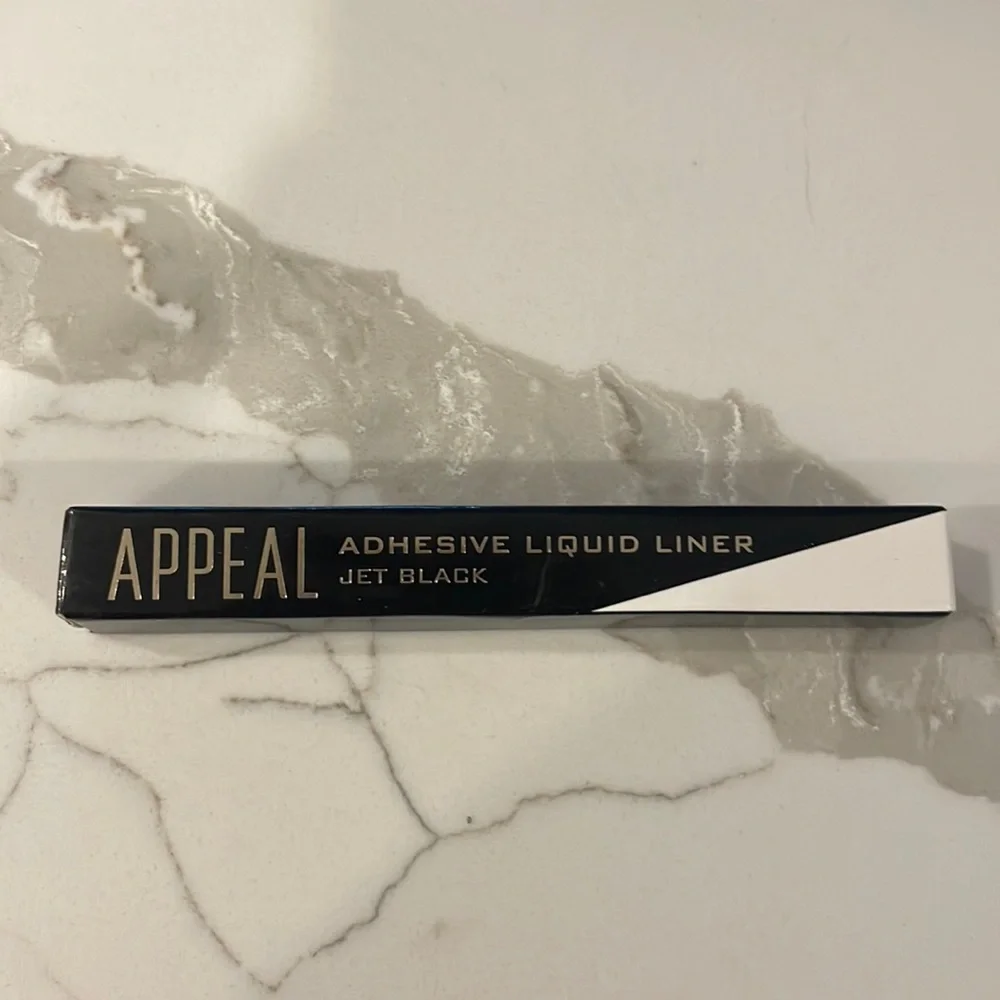 🌸5/$25🌸 Appeal adhesive liquid liner in jet black